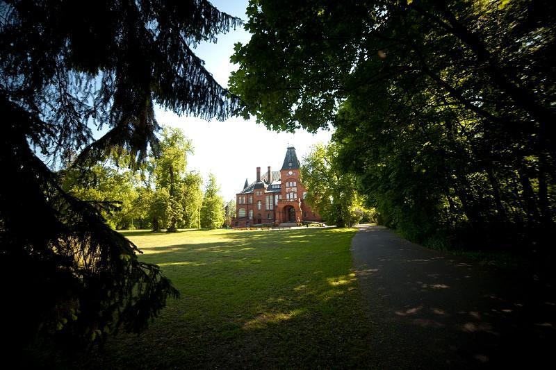 Проживання в сім'ї Palac W Kobylnikach *